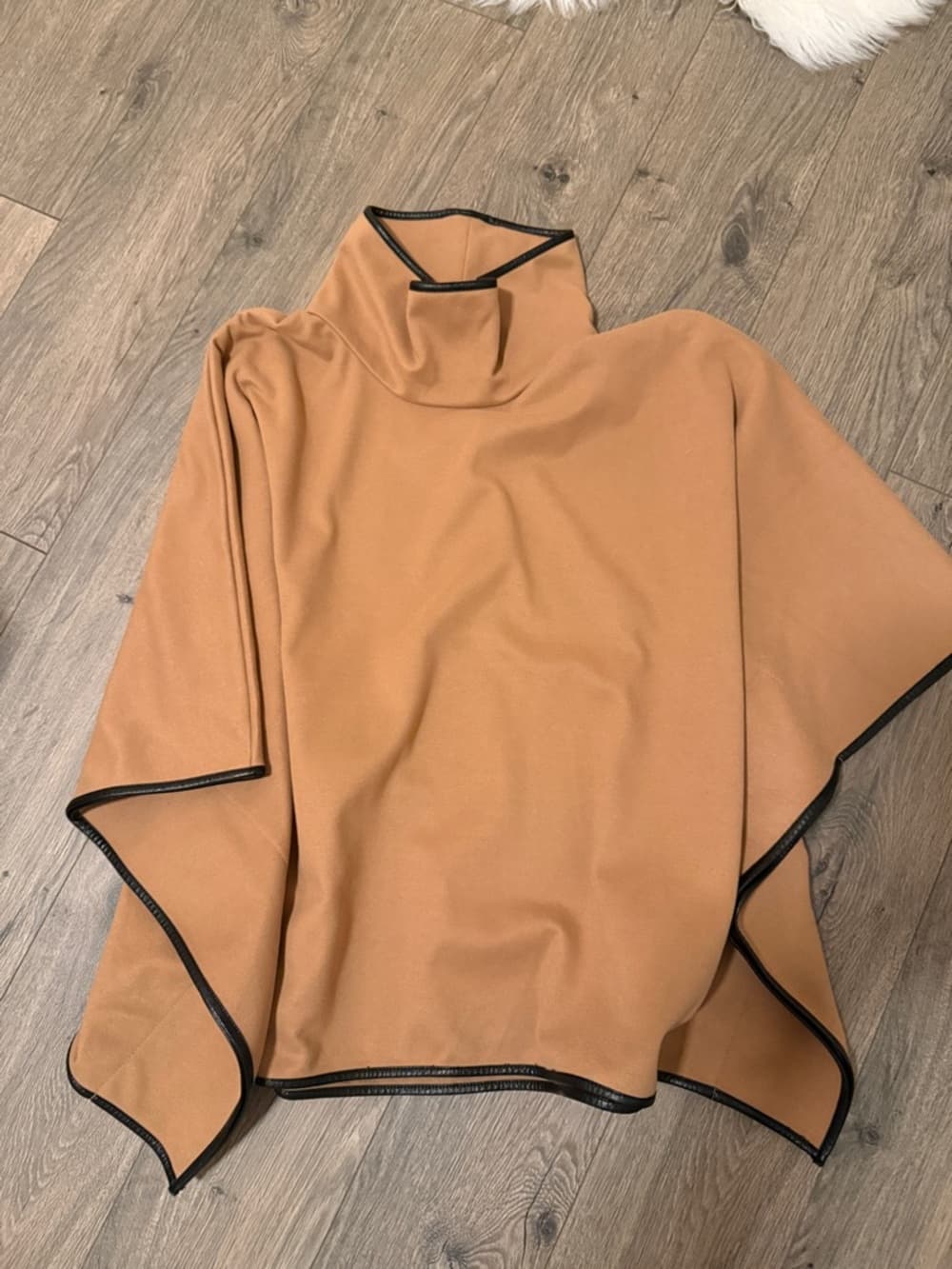 Tuckernuck Camel Coat with Black Trim cape one size - Thumbnail 2