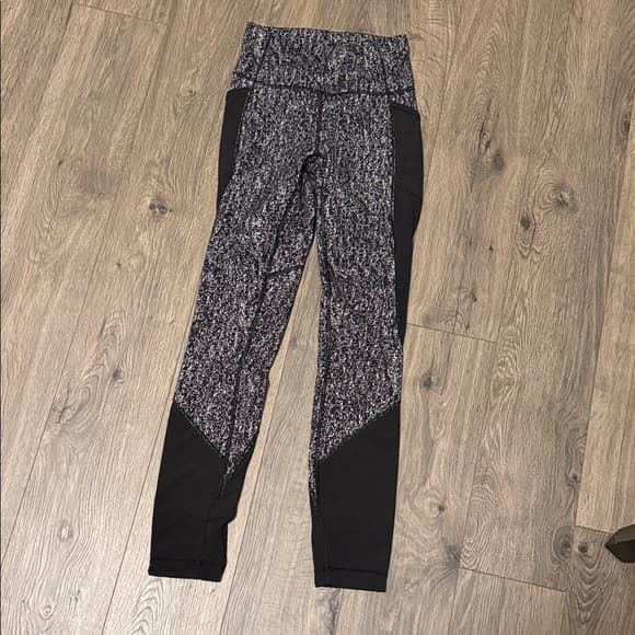 Lululemon Athletica Black and Gray Patterned Leggings size xs 2 - Thumbnail 5