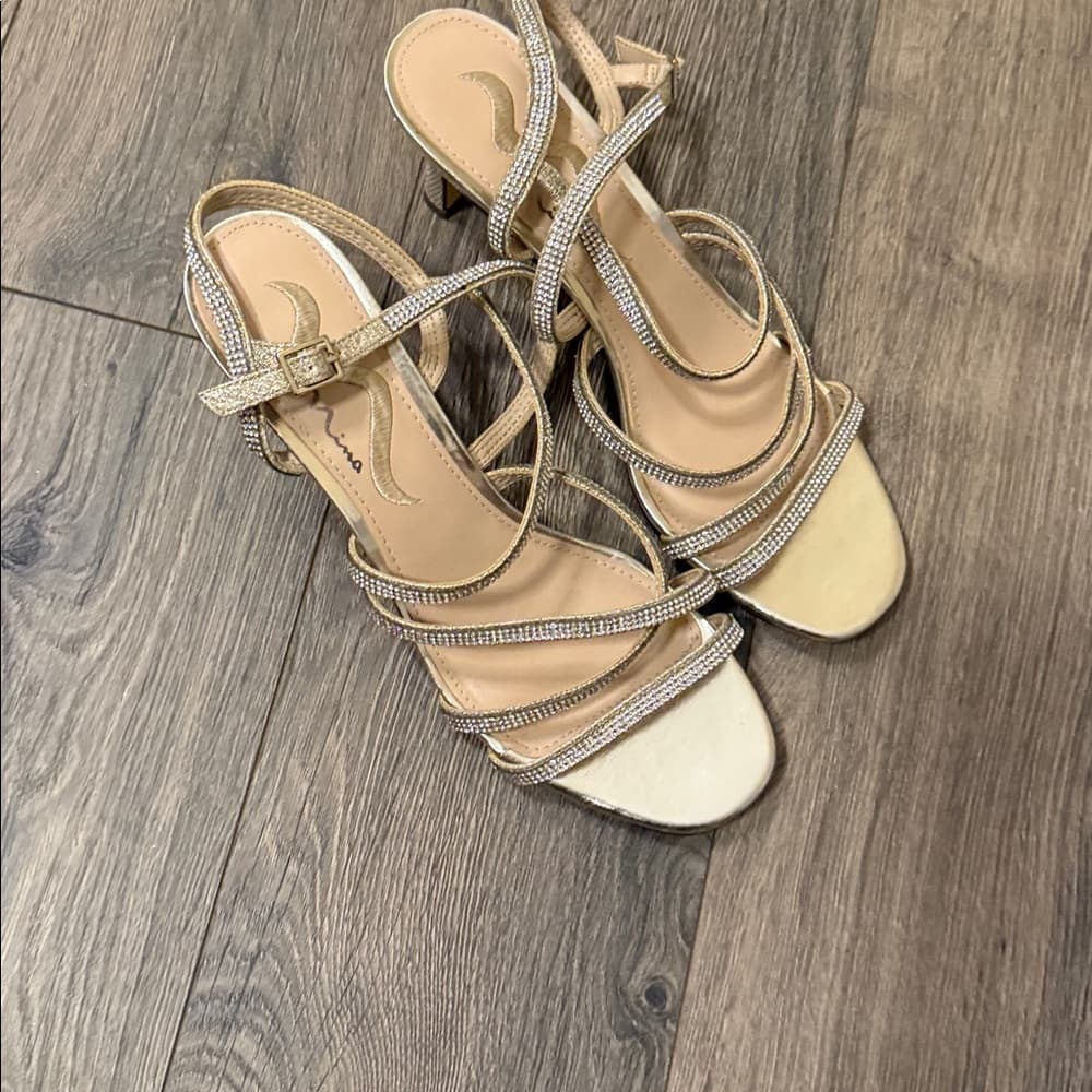 Nina silver Strappy Heels size 8.5 - Thumbnail 2