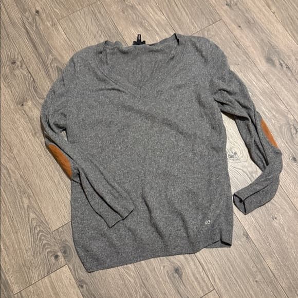 Escada Gray V-Neck Sweater with Tan Elbow Patches size large - Thumbnail 9