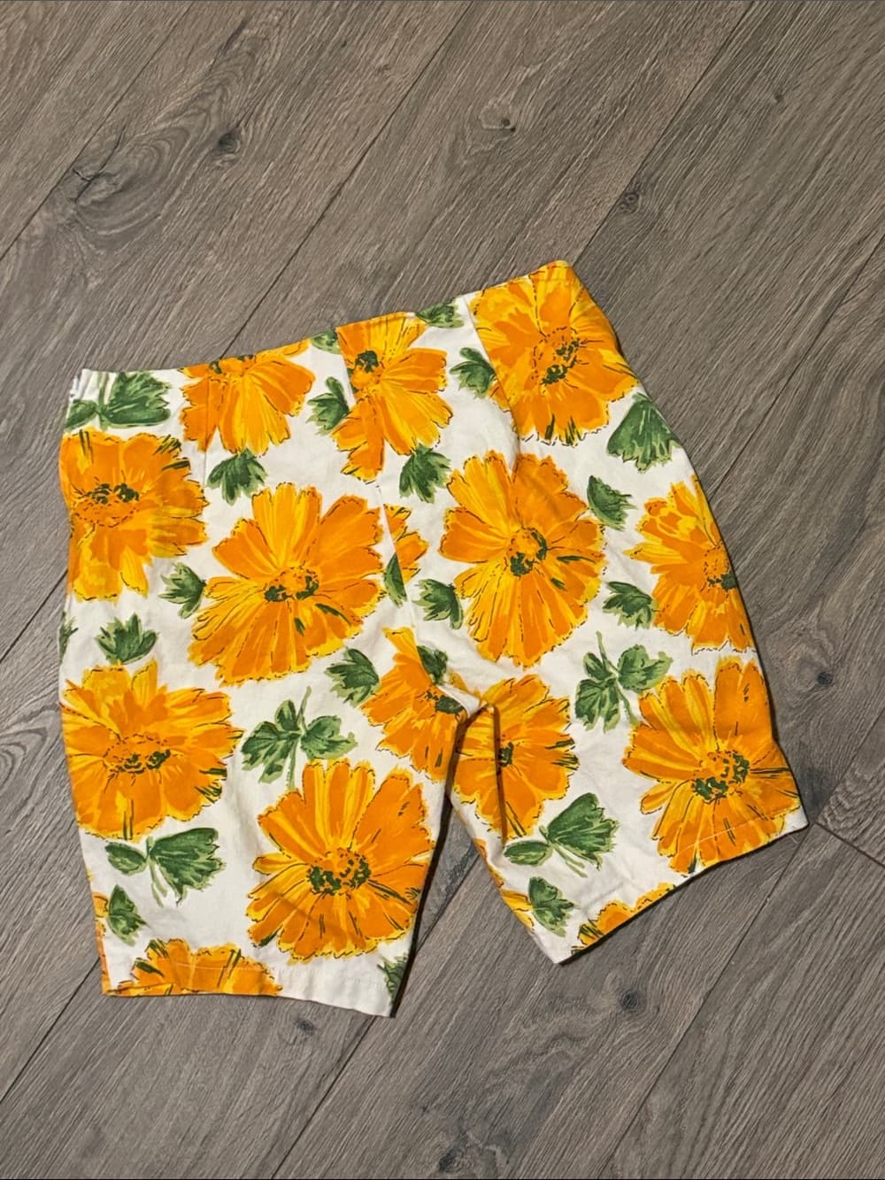 United Colors Of Benetton Yellow Floral Stretch Shorts vintage vibes 38 - Thumbnail 4