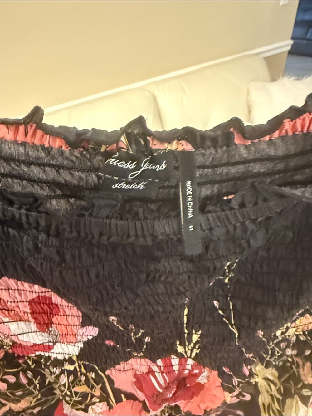 Guess Silk blend smocked tank size small - Thumbnail 2