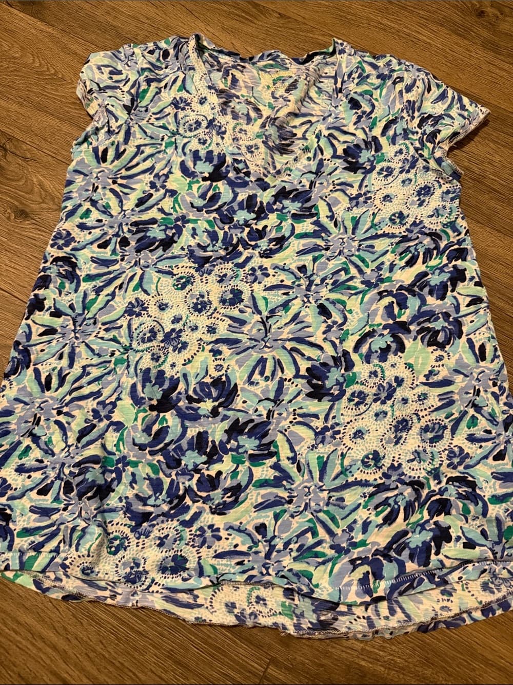 Lilly Pulitzer Blue Aqua Floral V-Neck Short Sleeve Top - Thumbnail 3