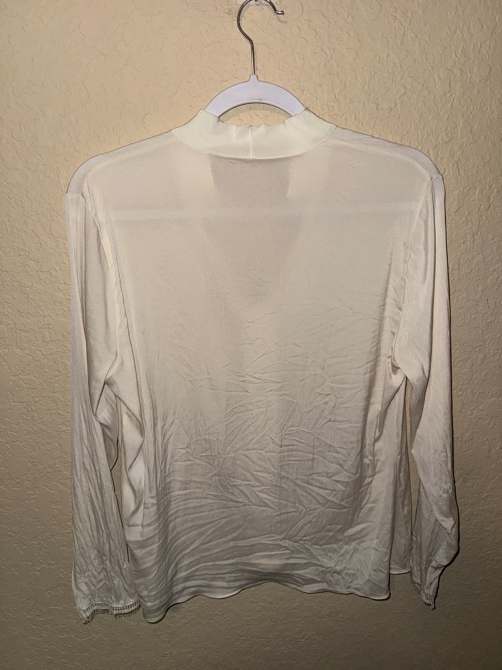 Elie Tahari Ivory Ruched V-Neck Long Sleeve Blouse large - Thumbnail 2