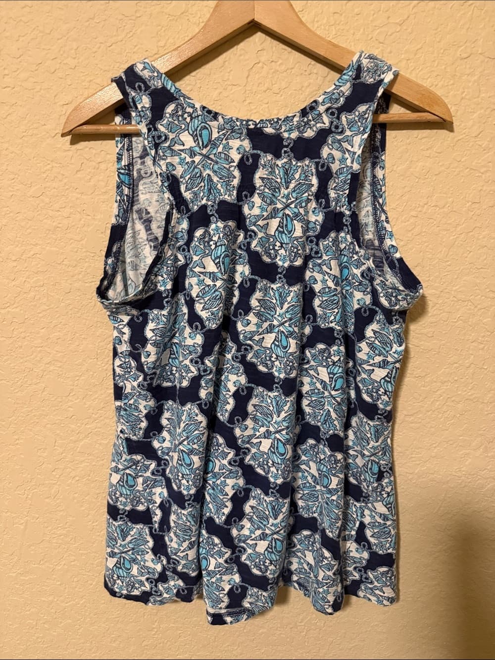 Lilly Pulitzer Navy and Light Blue V-Neck Tank with White Medallion Print - Thumbnail 2