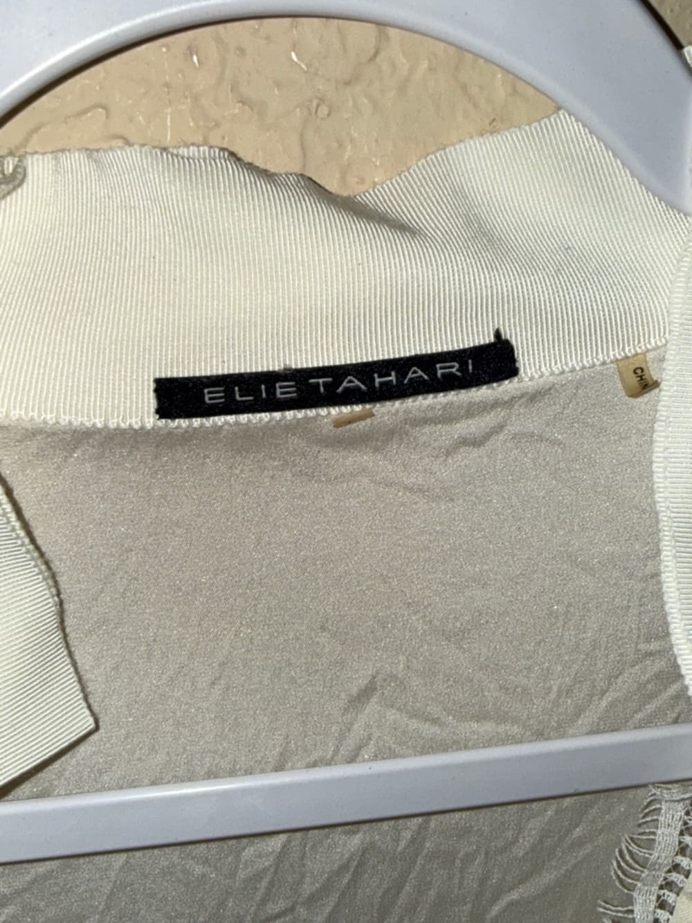 Elie Tahari Ivory Ruched V-Neck Long Sleeve Blouse large