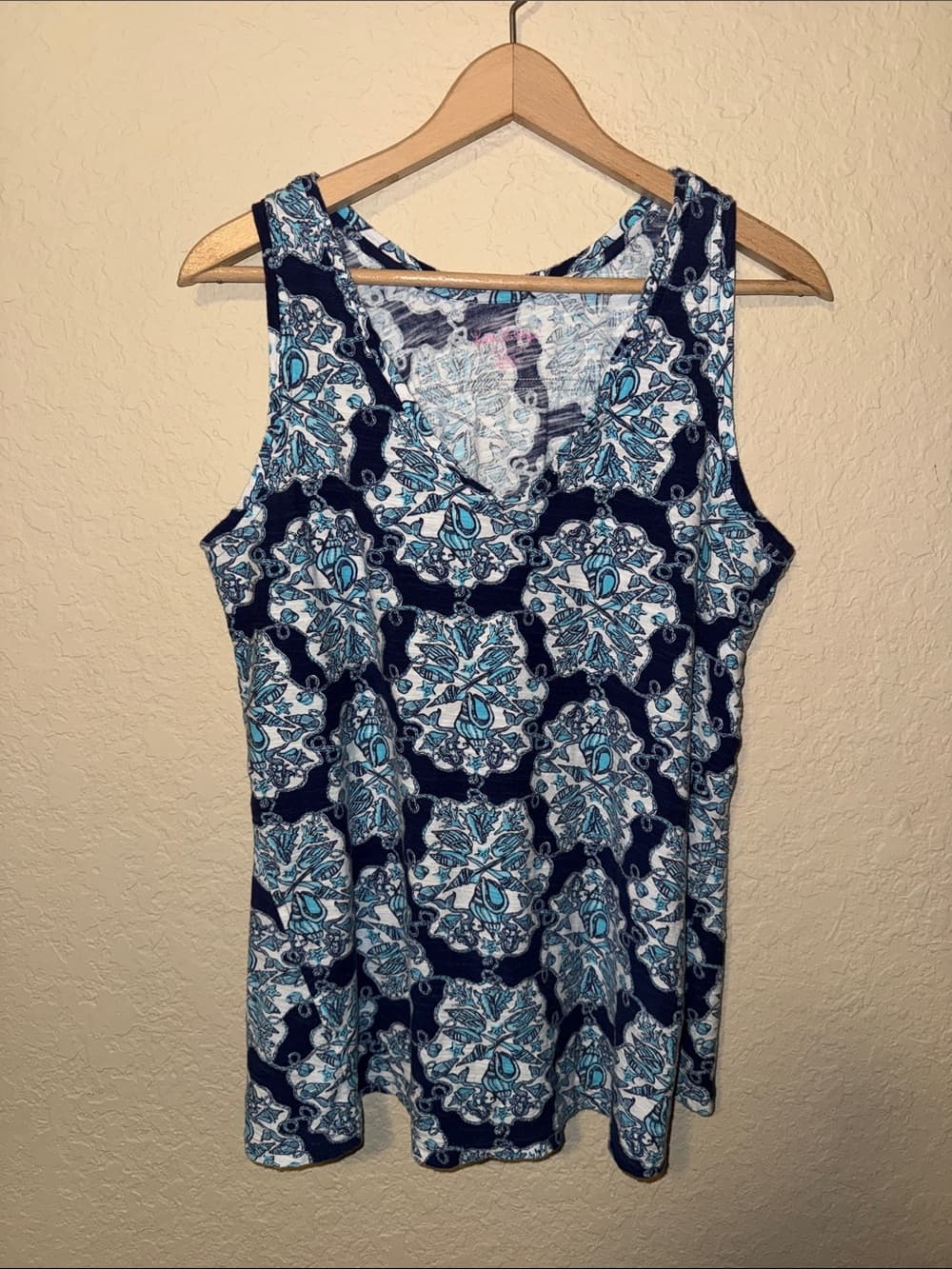 Lilly Pulitzer Navy and Light Blue V-Neck Tank with White Medallion Print - Thumbnail 3