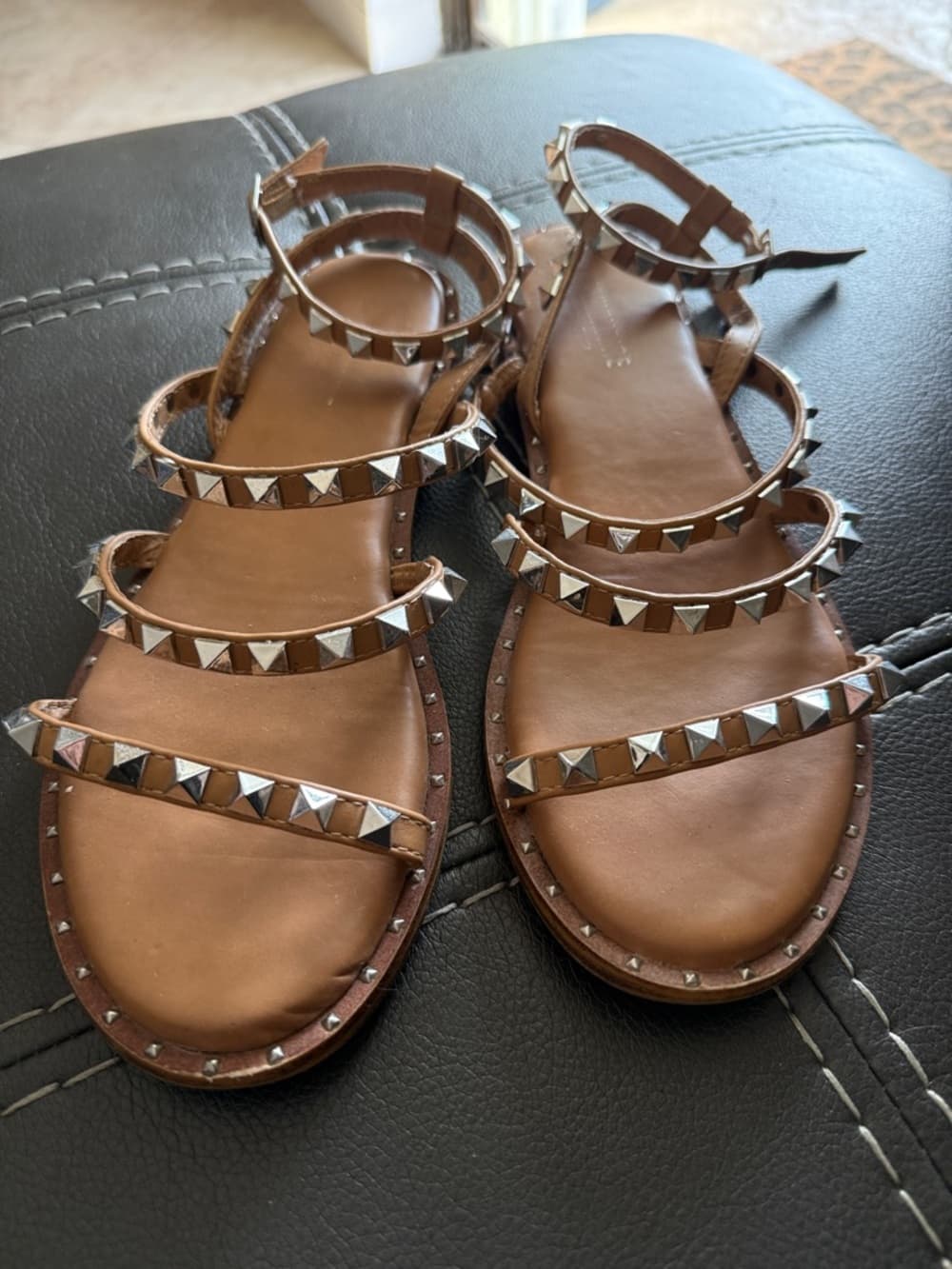 Cushionaire Studded Strappy Brown Leather Sandals size 7.5 - Thumbnail 3
