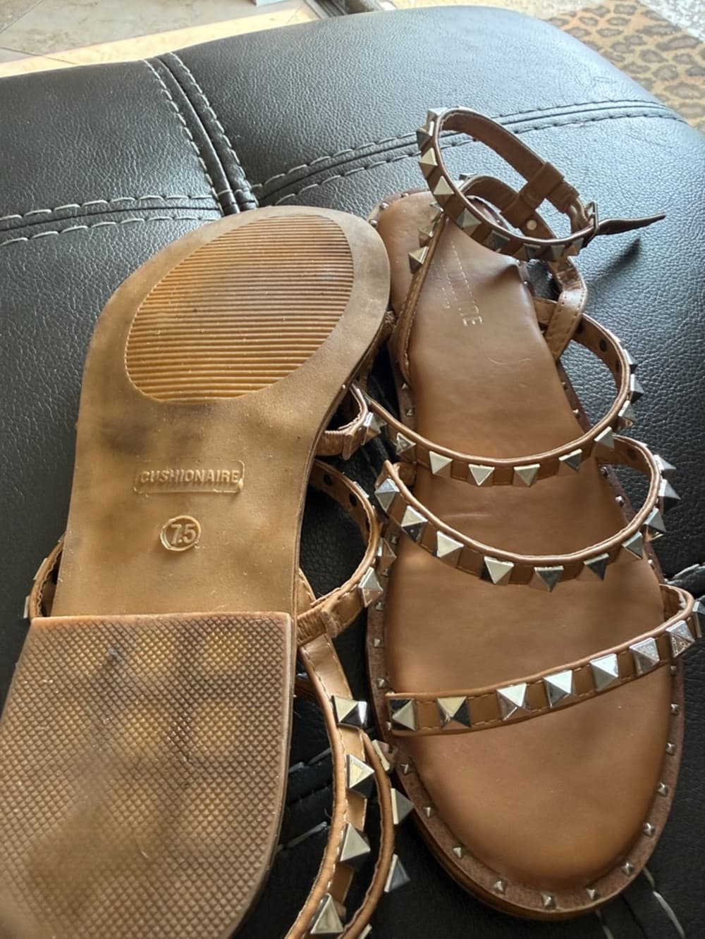 Cushionaire Studded Strappy Brown Leather Sandals size 7.5