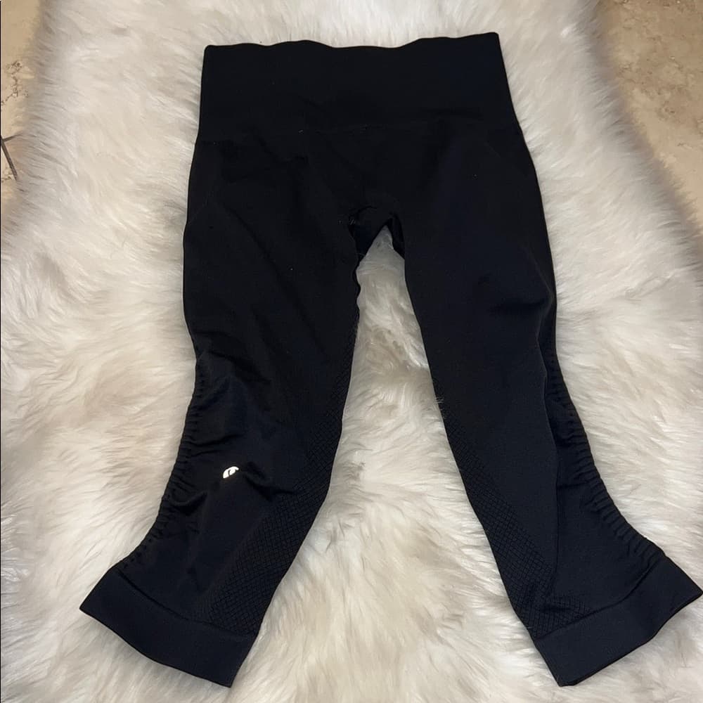 lululemon athletica Black Cropped Leggings