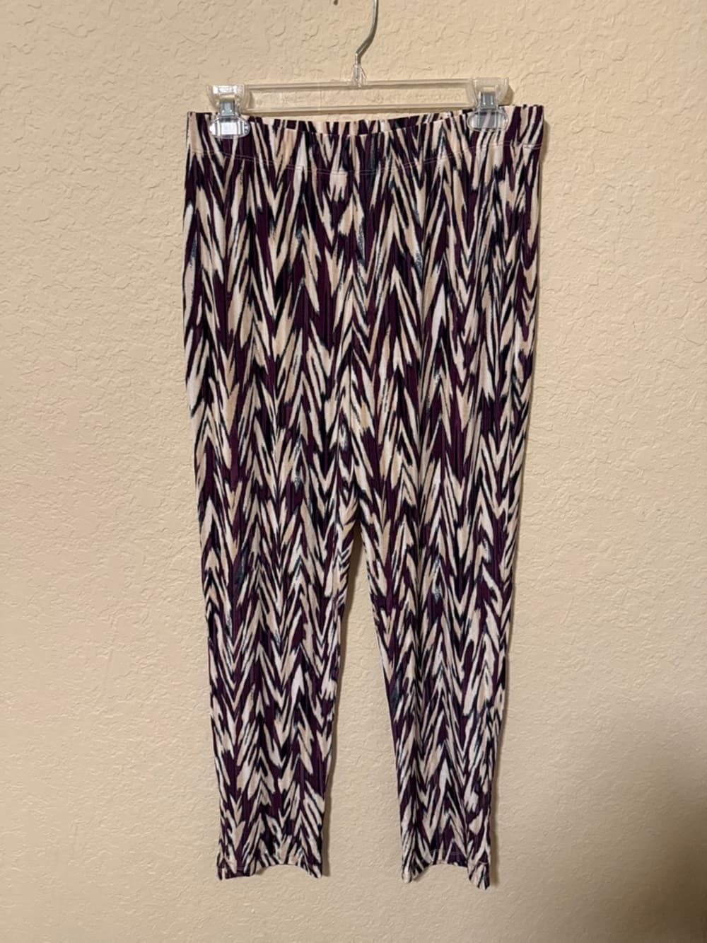 Chicos Travelers Ikat pants size 0 small/medium like new - Thumbnail 2