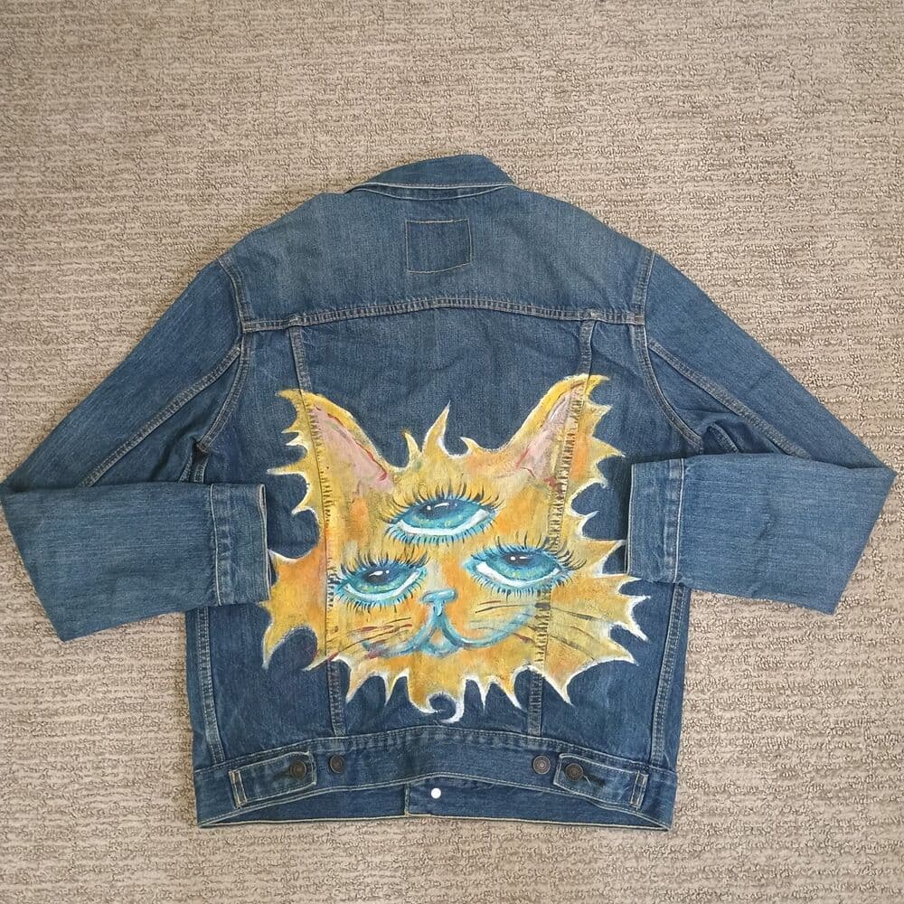 Levi’s Trucker Jacket Men’s Size Medium Denim 100% Cotton Painted 3 Eyed Cat - Thumbnail 3