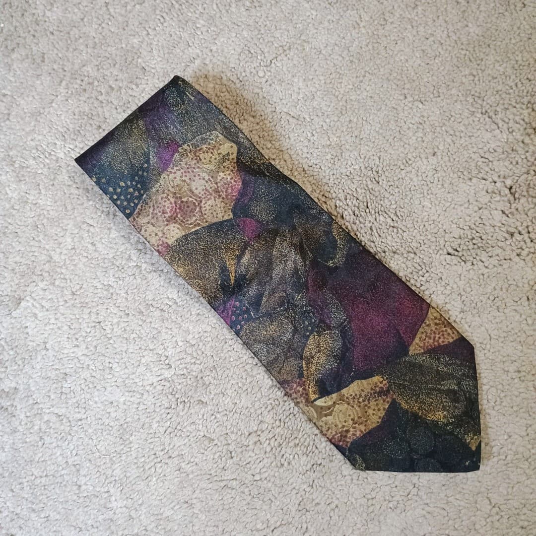 Canali Milano 100% Silk Necktie Length 57 " Width: 3 3/4" Floral Pattern