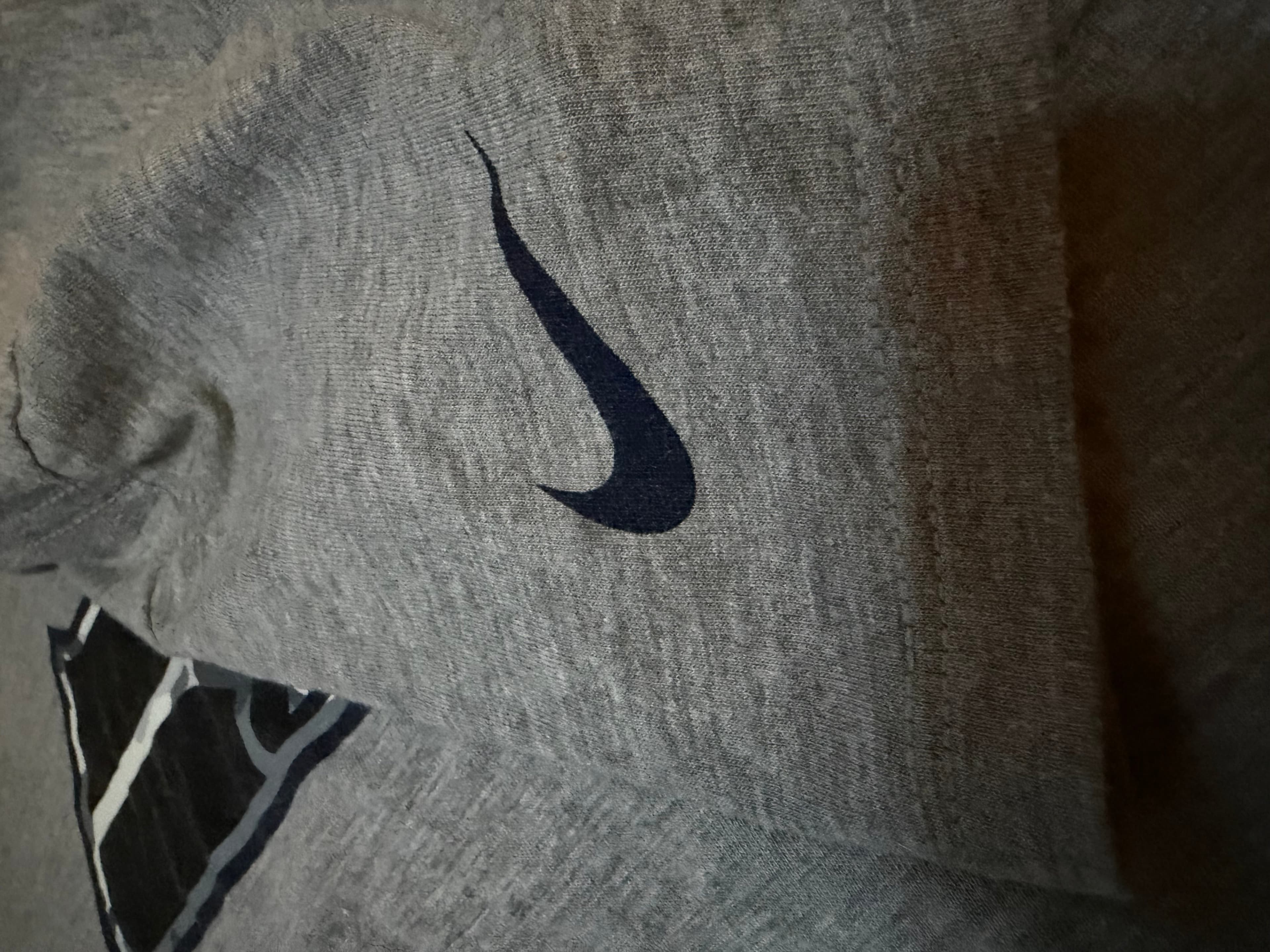 Nike Seahawks Women's Gray V-Neck T-Shirt Size M - Thumbnail 5