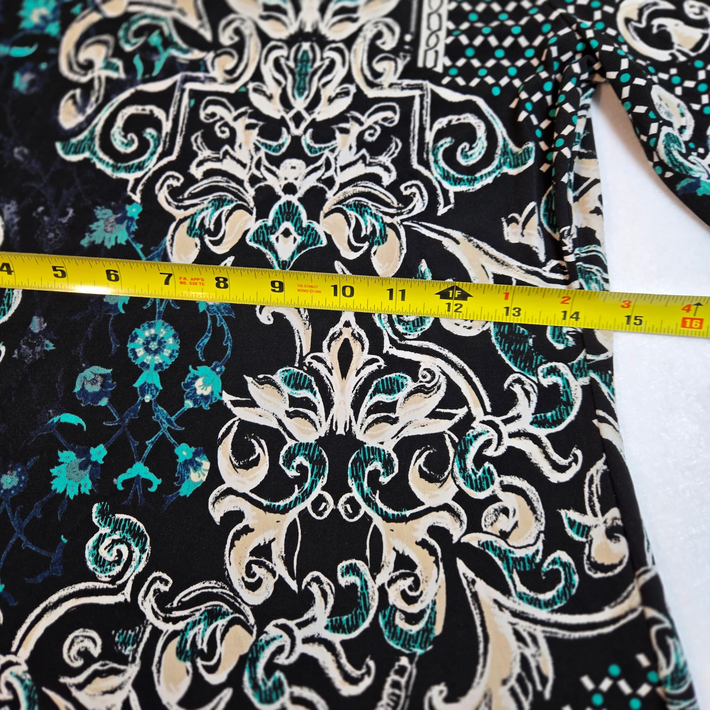 White House Black Market Geometric Blouse XS - Thumbnail 2