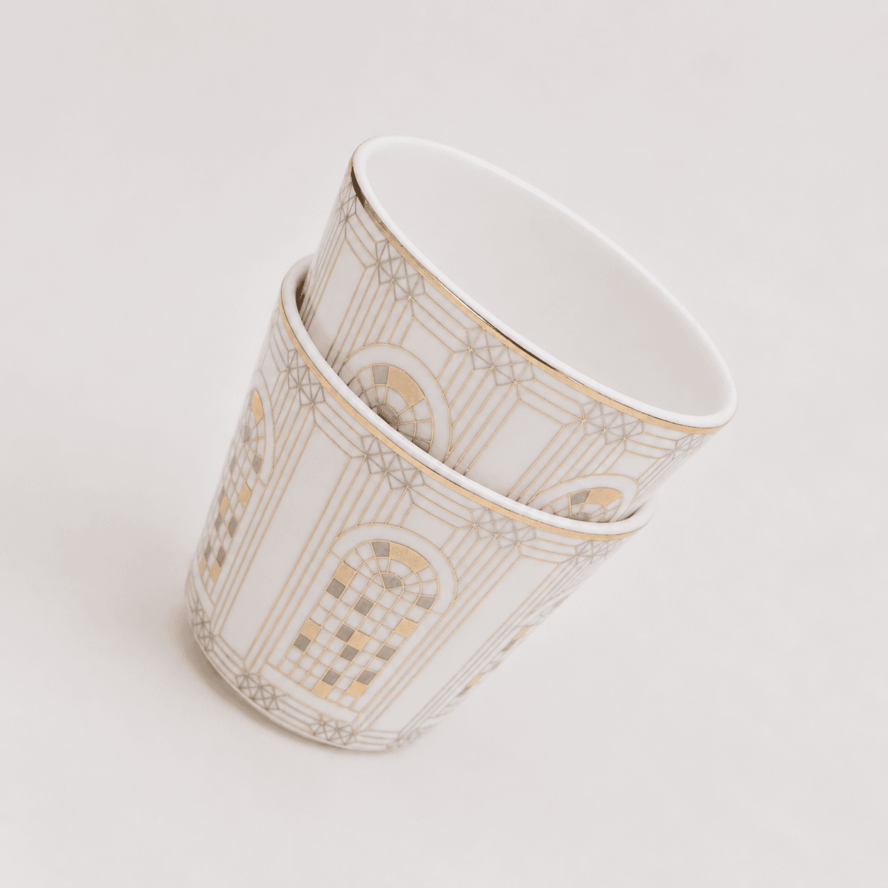 A pair of exquisite dinner plates - Thumbnail 4