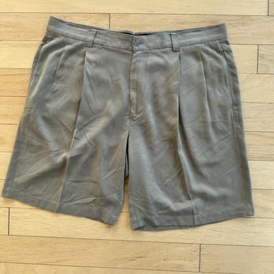 Tommy Bahama Shorts Pleated Chino Beige 100% Silk Casual 10 Inseam Mens 36