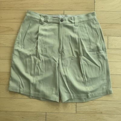 Tommy Bahama Pleated Chino Shorts 100% Silk Casual Beige 10 Inseam Mens 33