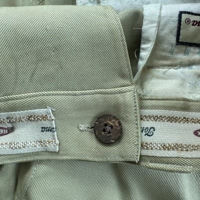 Tommy Bahama Pleated Chino Shorts 100% Silk Casual Beige 10 Inseam Mens 33 - Thumbnail 7