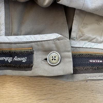 Tommy Bahama Shorts Pleated Chino Beige 100% Silk Casual 10 Inseam Mens 36 - Thumbnail 12
