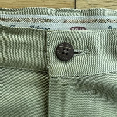 Tommy Bahama Pleated Chino Shorts 100% Silk Casual Beige 10 Inseam Mens 33 - Thumbnail 5