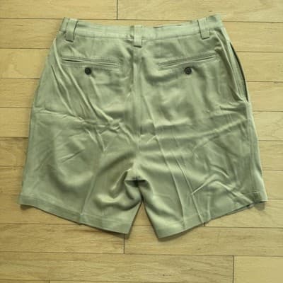Tommy Bahama Pleated Chino Shorts 100% Silk Casual Beige 10 Inseam Mens 33 - Thumbnail 2
