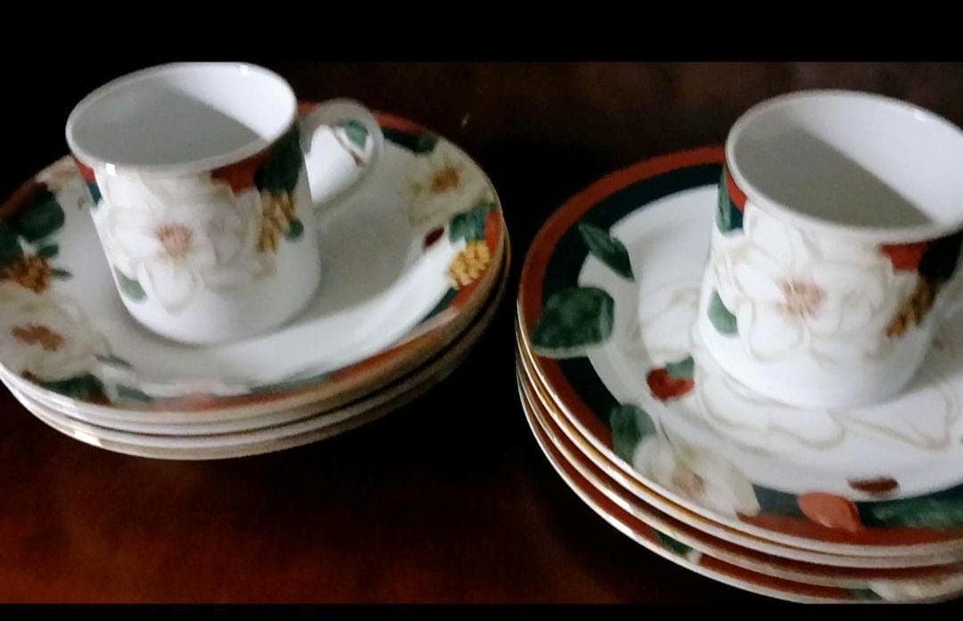 10 Piece~ “Magnolia” 4 Salad Plates & 4 Rim Soup Bowls by Tienshan Magnolia Collection~ 2 Teacups~ Vintage Circa 1996 - Thumbnail 3