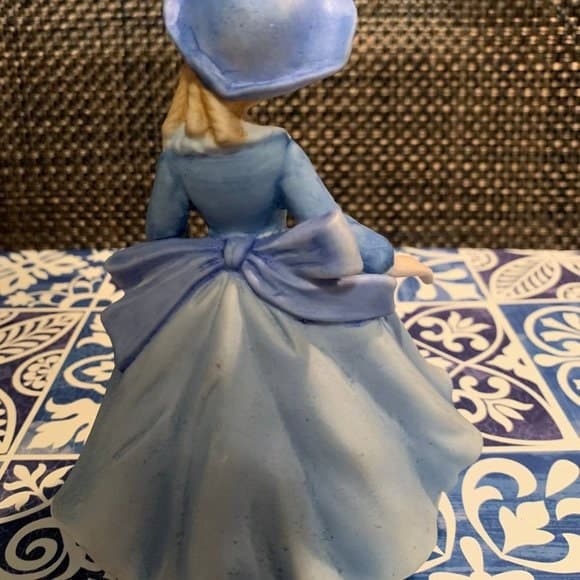 Porcelain Vintage Taiwan WIW Girl in Blue Dress~ Blond Hair~ Blue Bonnet - Thumbnail 7