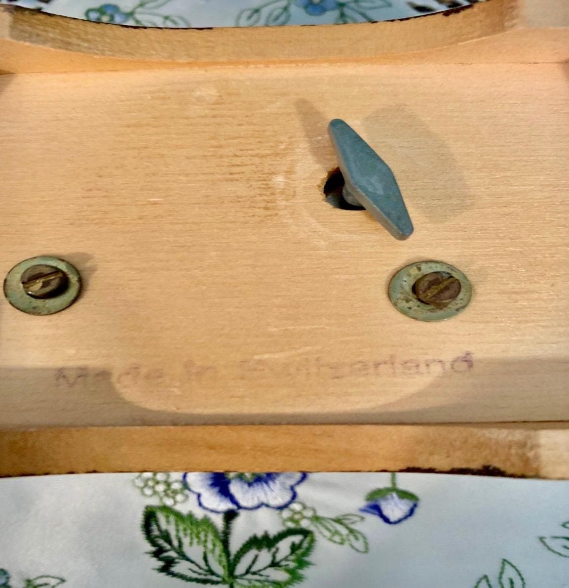 Beatrix Potter Wooden Box- Made in Switzerland~ Tale of Peter Rabbit~ Vintage - Thumbnail 4