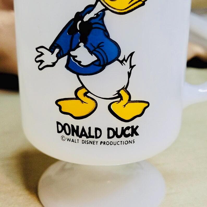 Federal White Milk Glass Donald Duck Pedestal Mug~ Vintage Walt Disney Productions - Thumbnail 3