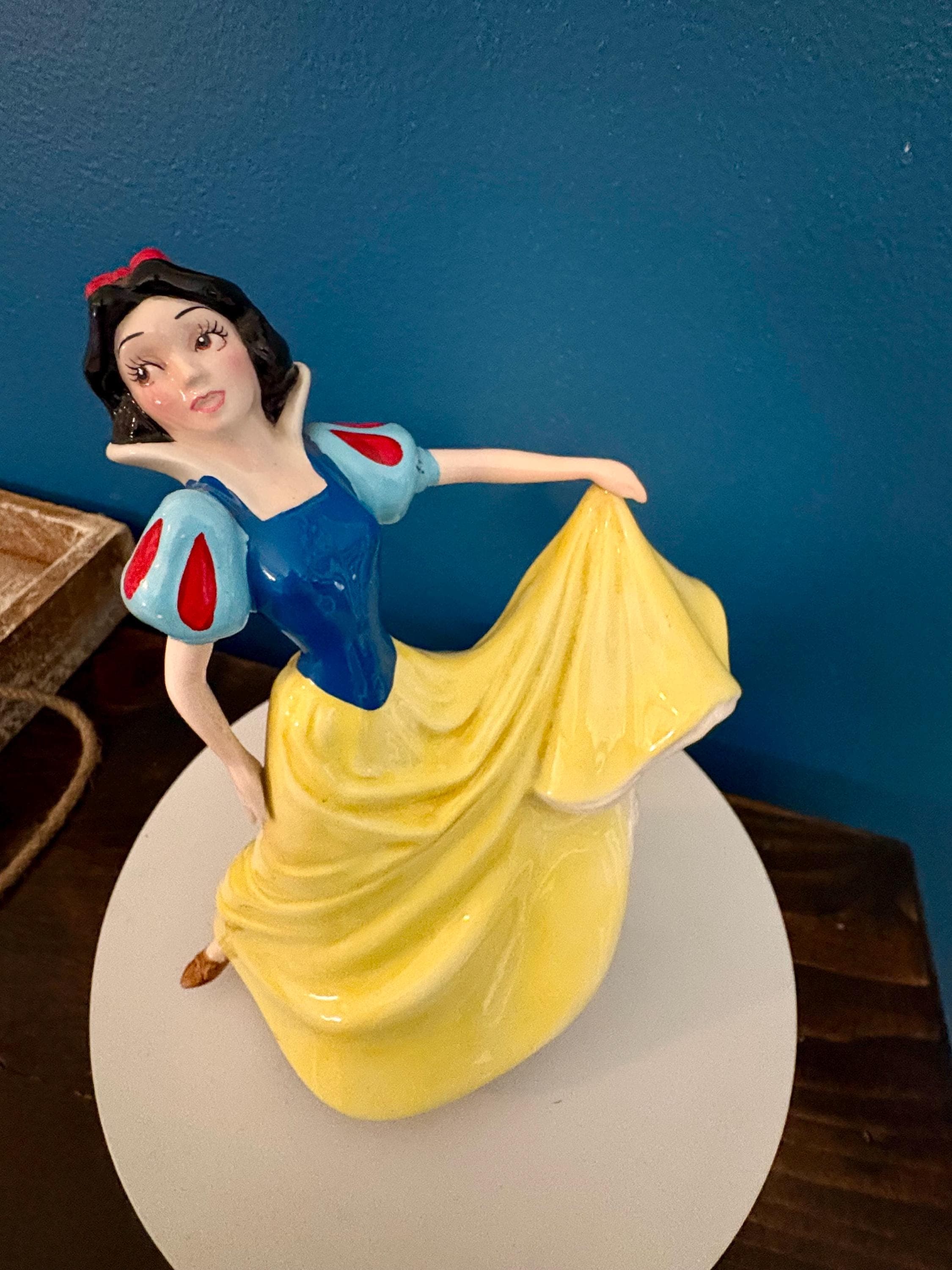 Vintage Schmid Walt Disney Snow White & the Seven Dwarfs Music Box- Dancing and Twirling Yellow Dress- "Someday My Prince Will Come" - Thumbnail 4