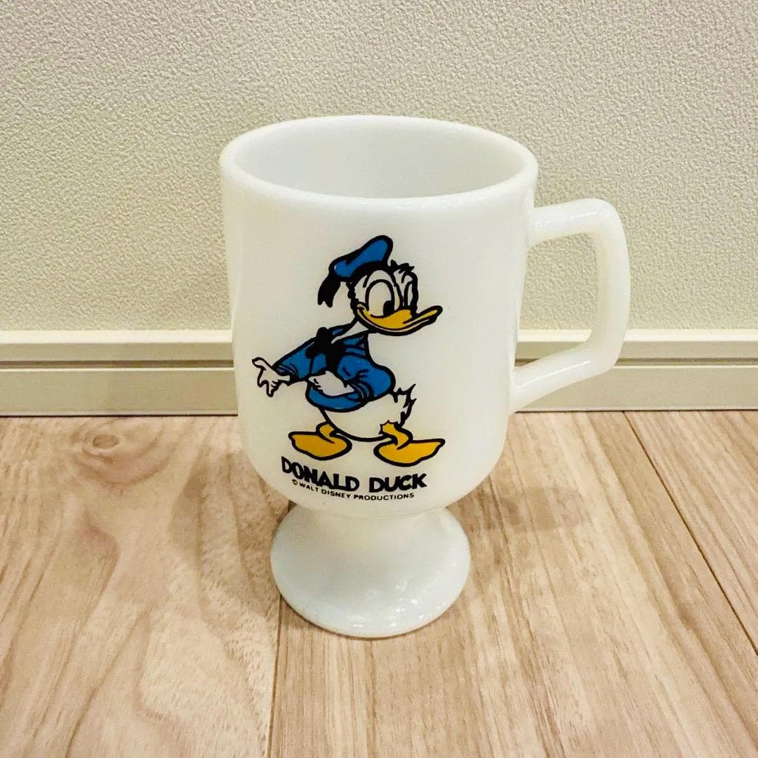 Federal White Milk Glass Donald Duck Pedestal Mug~ Vintage Walt Disney Productions