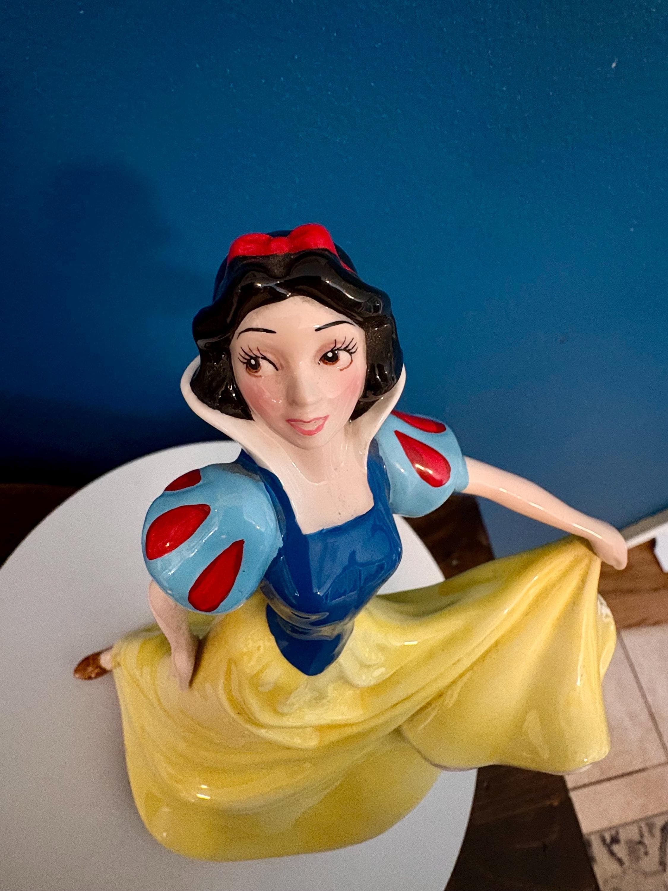 Vintage Schmid Walt Disney Snow White & the Seven Dwarfs Music Box- Dancing and Twirling Yellow Dress- "Someday My Prince Will Come" - Thumbnail 2