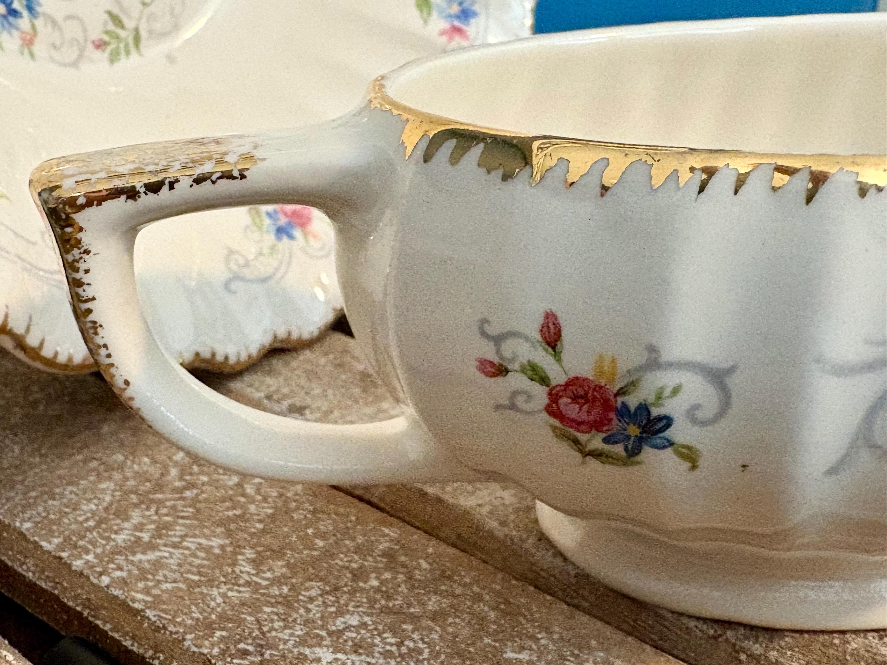 Limoges JENNIE LIND Round Serving Bowl & Gravy Boat Floral 22K Gold Filigree Limoges USA Limoges-American 1950s - Thumbnail 7