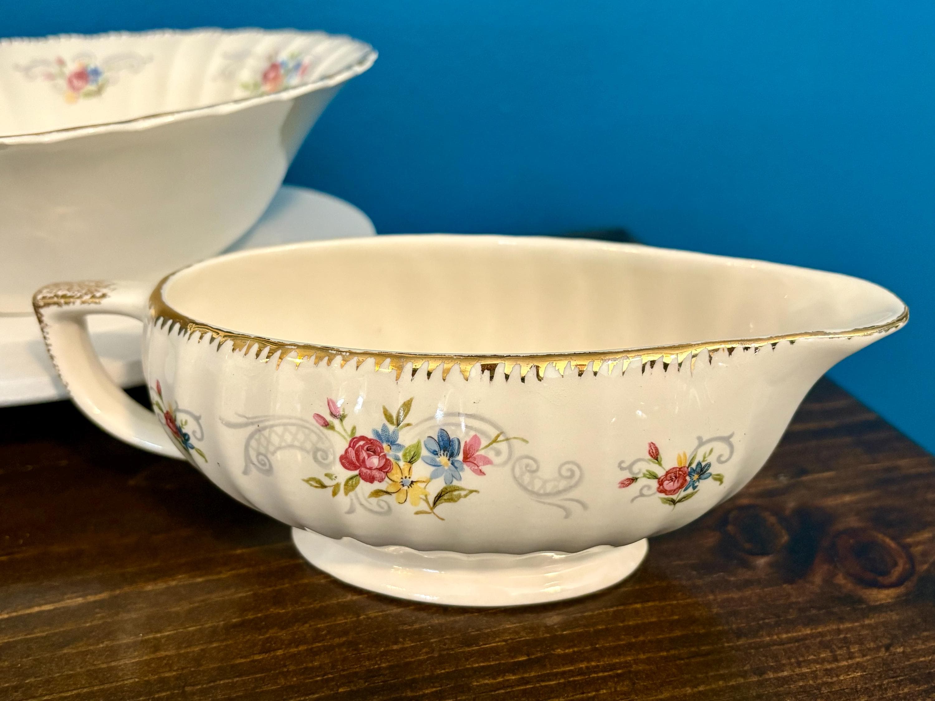 Limoges JENNIE LIND Round Serving Bowl & Gravy Boat Floral 22K Gold Filigree Limoges USA Limoges-American 1950s - Thumbnail 5