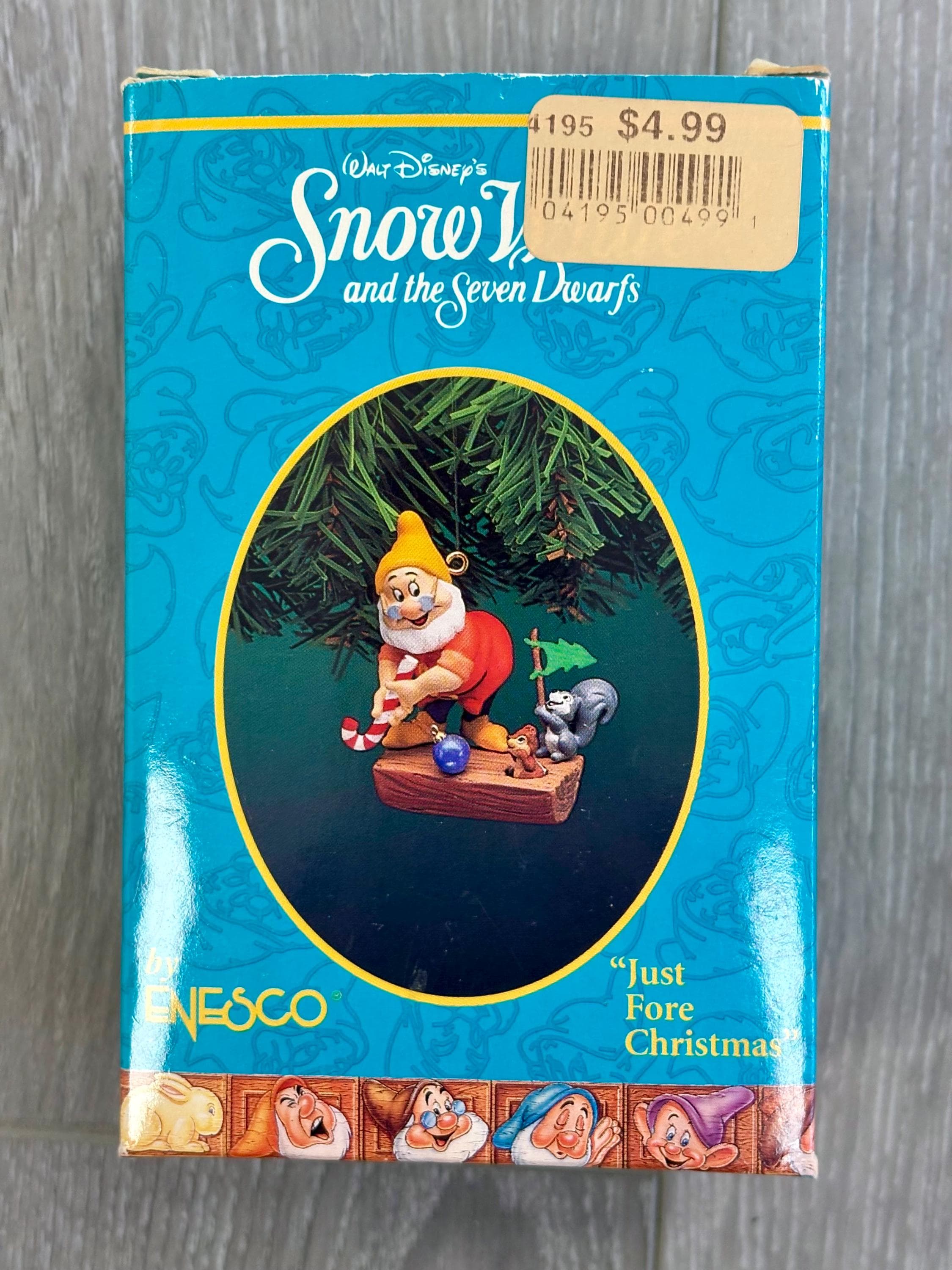 Enesco "Just Fore Christmas" ornament featuring Doc from Disney's Snow White and the Seven Dwarfs - Thumbnail 2
