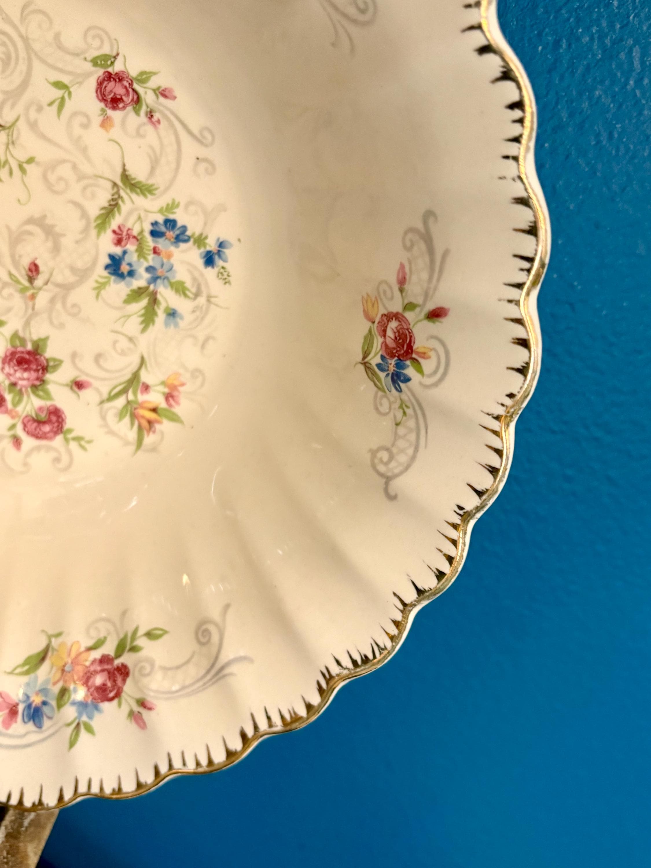 LIMOGES Jennie Lind SCALLOPED 22K Gold Floral Serving Bowl Vegetable Bowl - Thumbnail 5