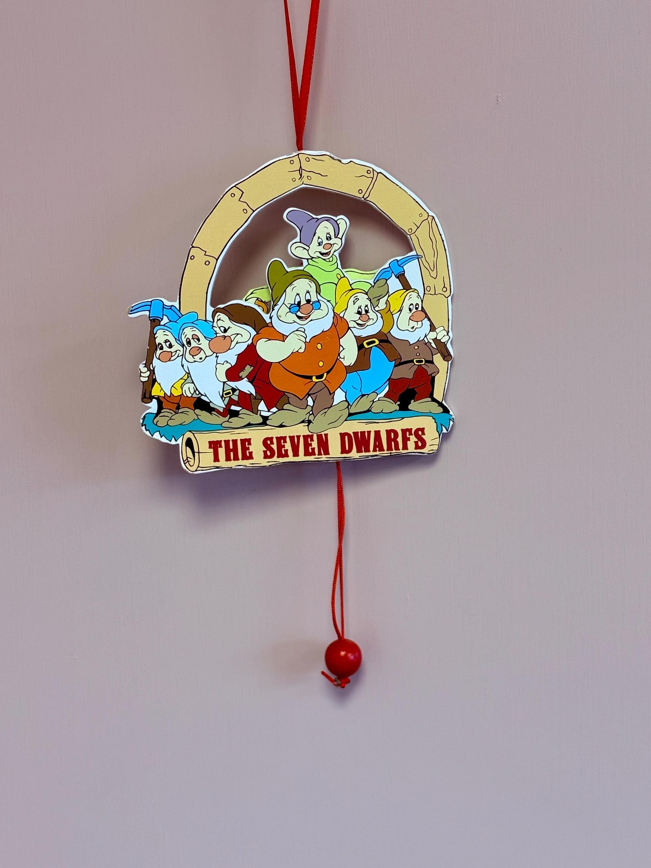 Vintage Disney Kurt S Adler Snow White and the Seven Dwarfs Wooden Ornament~ Vintage Kurt Adler Disney Collection 1984 - Thumbnail 5