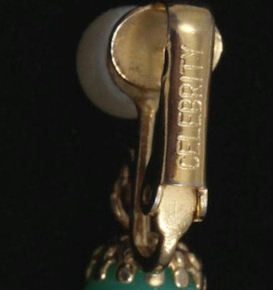 Vintage CELEBRITY jade & pearl Clip-on Earrings - Thumbnail 5