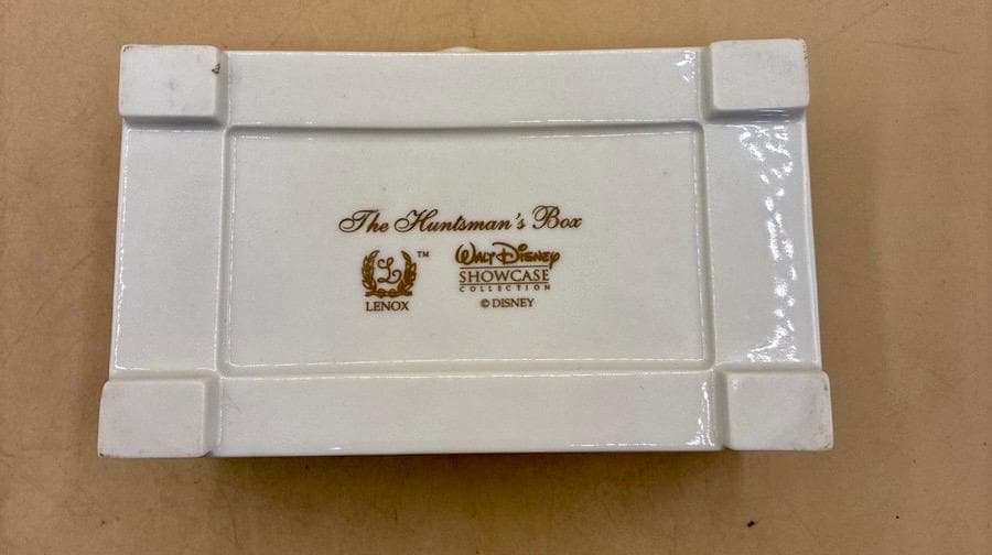 Walt Disney LENOX Showcase Collection “THE HUNTSMAN'S Box” Snow White~ Evil Queen Jewelry Box with Mirror~ Exquisite Detail - Thumbnail 10