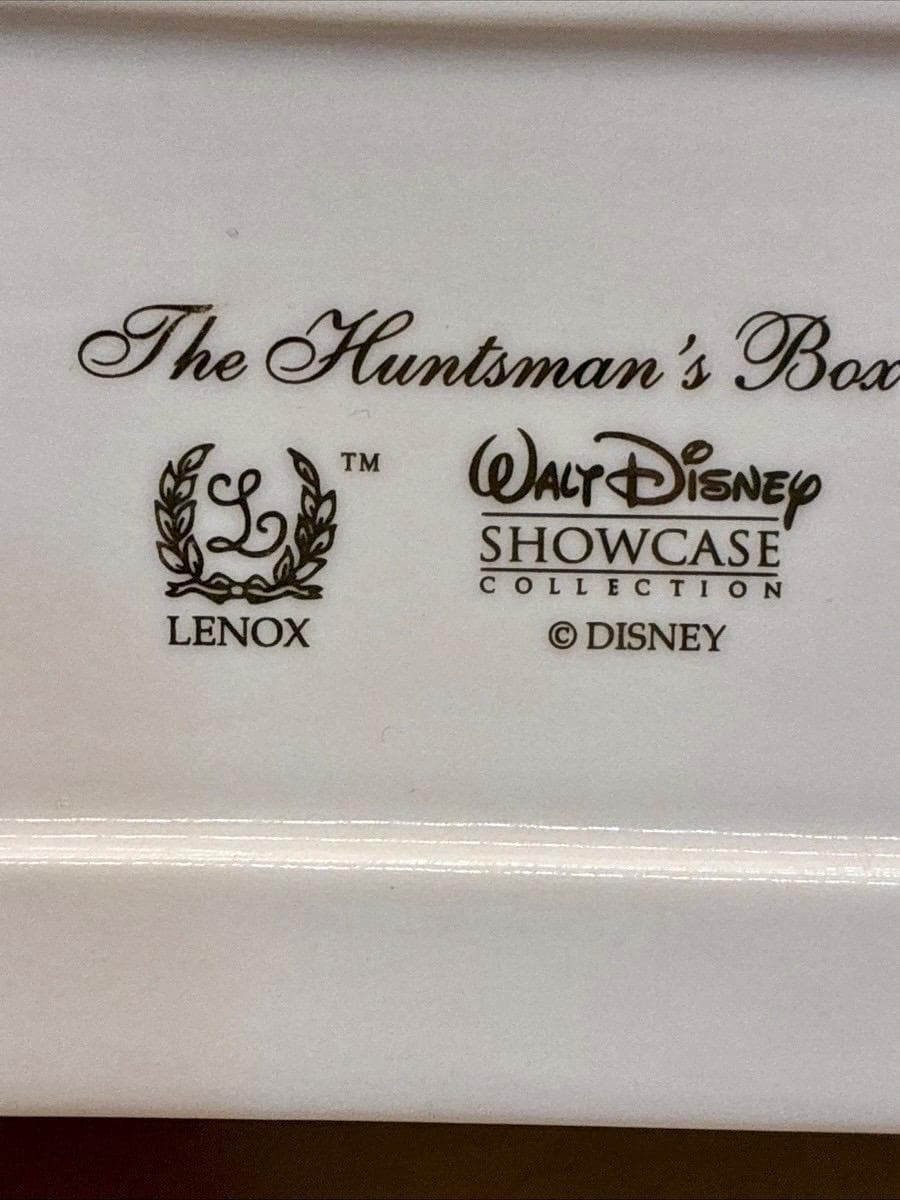 Walt Disney LENOX Showcase Collection “THE HUNTSMAN'S Box” Snow White~ Evil Queen Jewelry Box with Mirror~ Exquisite Detail - Thumbnail 9