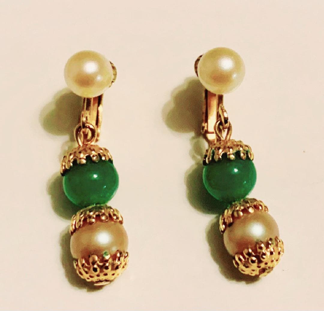 Vintage CELEBRITY jade & pearl Clip-on Earrings - Thumbnail 2