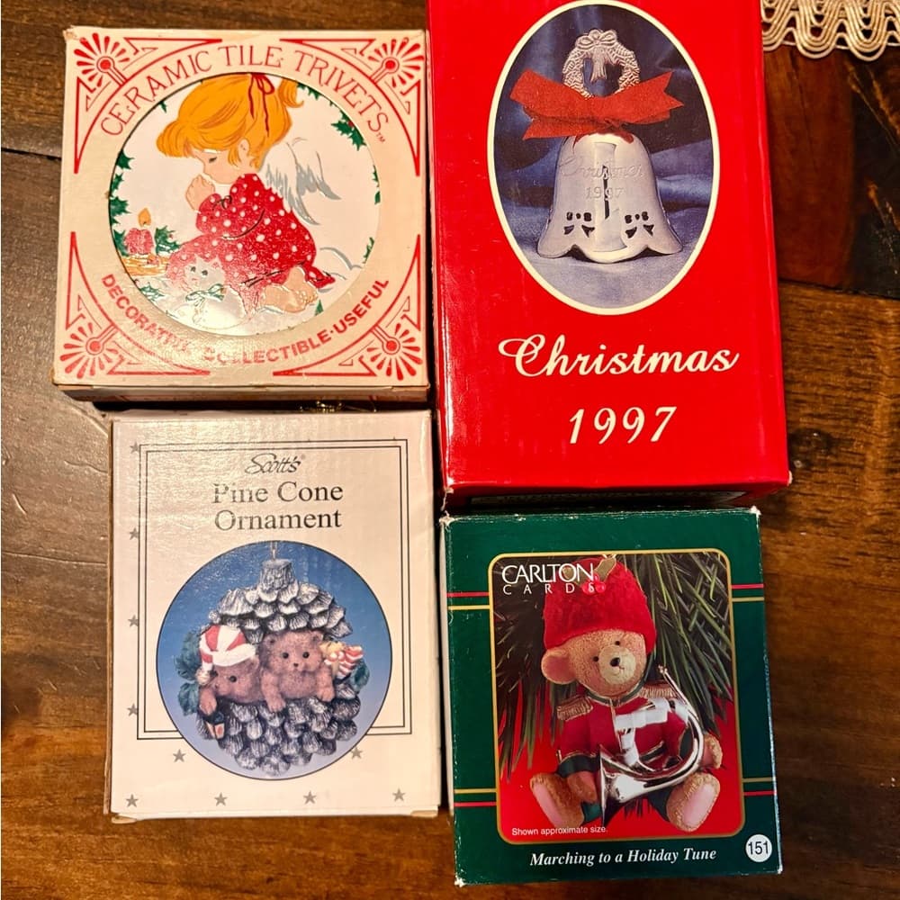 Very Vintage Bundle of Ornaments & Trivets from 1981- Retro Ornament Lot - Thumbnail 6