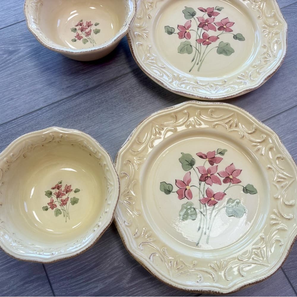 "Lincoln Park" collection by Gibson Designs 2 Dinner Plates 2 Soup Salad Bowls - Thumbnail 4