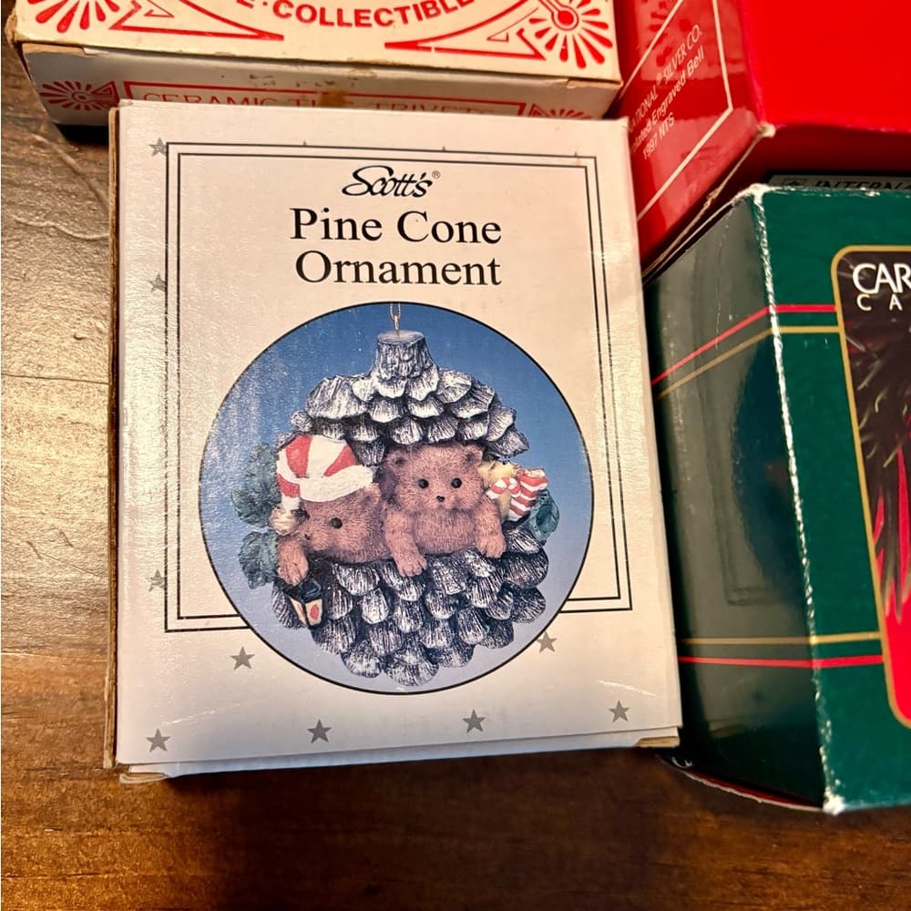Very Vintage Bundle of Ornaments & Trivets from 1981- Retro Ornament Lot - Thumbnail 2