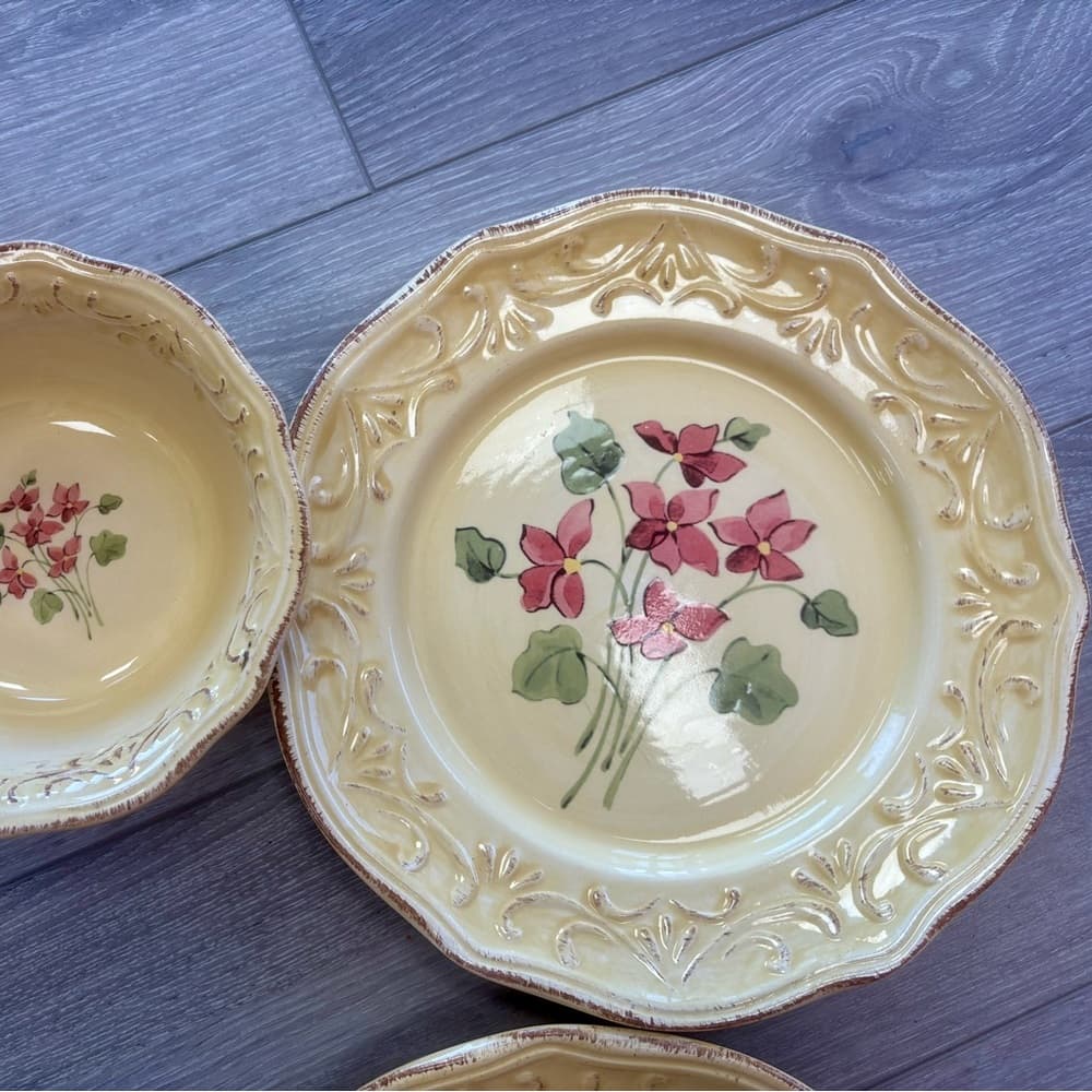 "Lincoln Park" collection by Gibson Designs 2 Dinner Plates 2 Soup Salad Bowls - Thumbnail 5