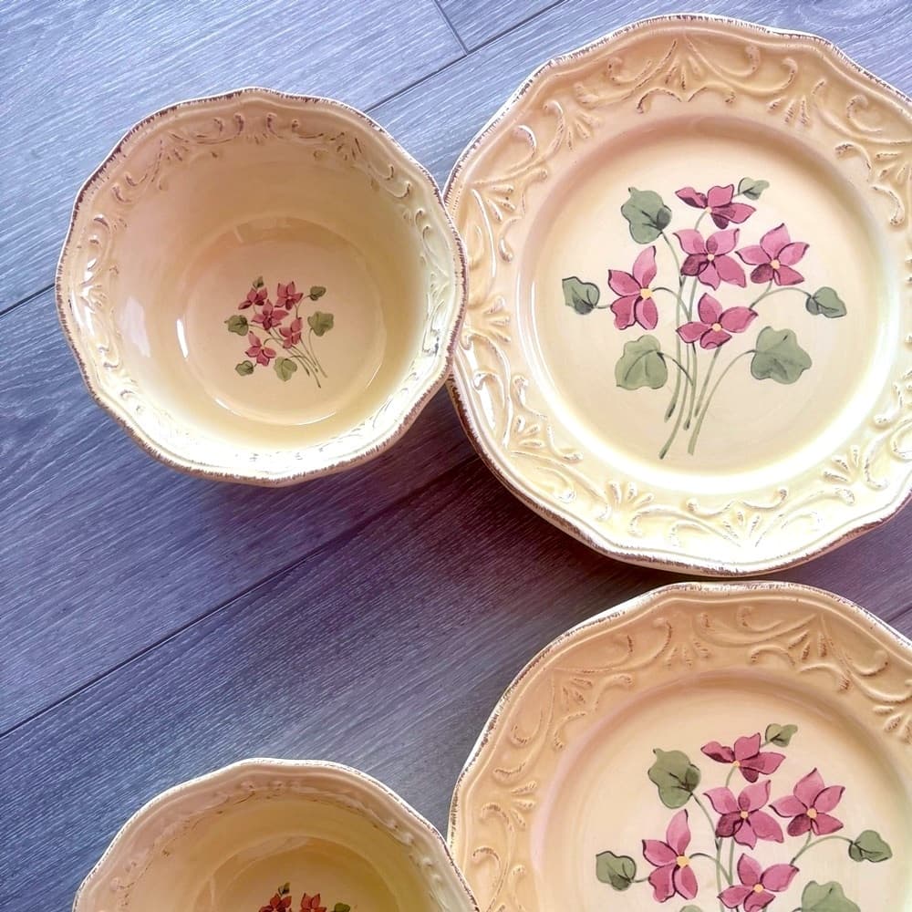 "Lincoln Park" collection by Gibson Designs 2 Dinner Plates 2 Soup Salad Bowls - Thumbnail 3
