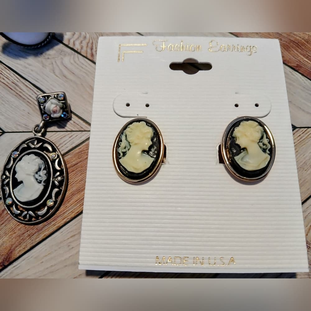 Vintage Clip-On Cabochon Earrings & Cameo Pendant; Cameo Earrings - Thumbnail 3