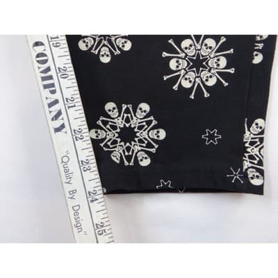 Torrid Black Skull Snowflake Leggings Capris Size 4 Workout Comfy Casual - Thumbnail 6