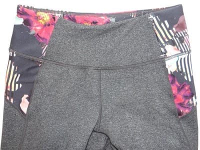 Stylish High-Waisted Leggings with Floral Accents - Thumbnail 6
